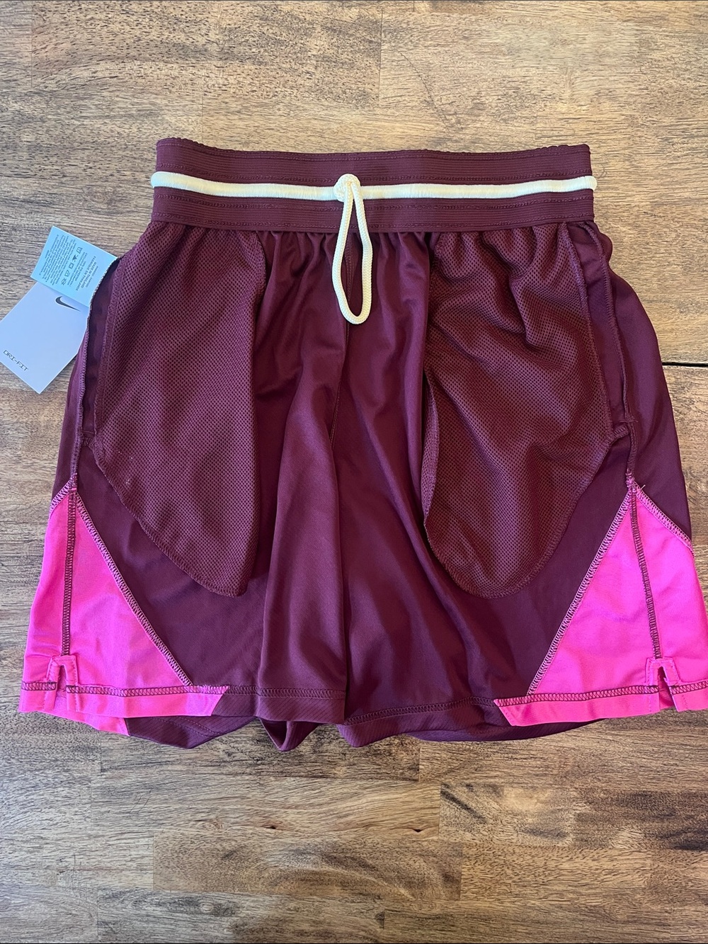 Nike Loose Fit Shorts - Picture 4 of 7